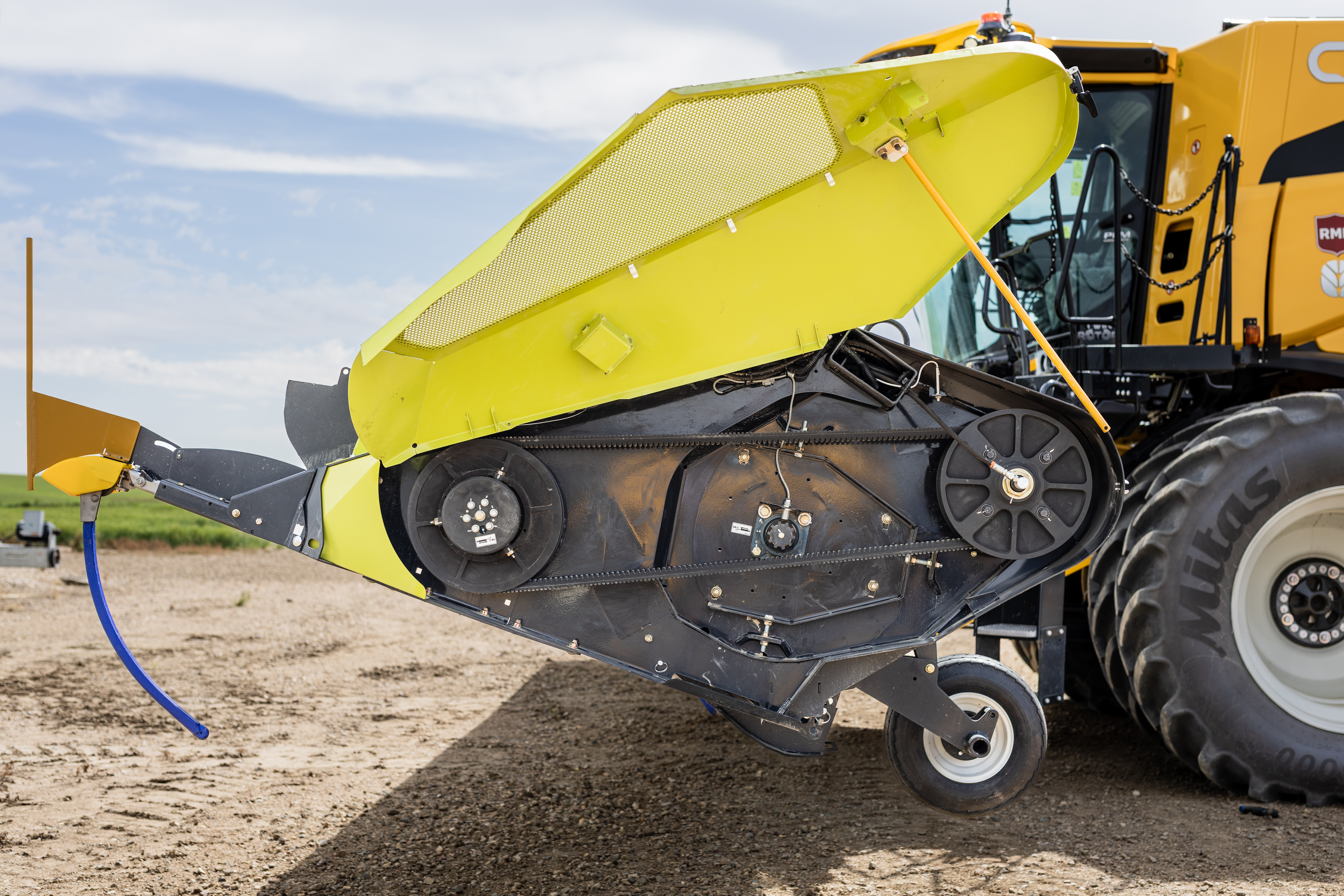 Raptor header drive and rear suspension