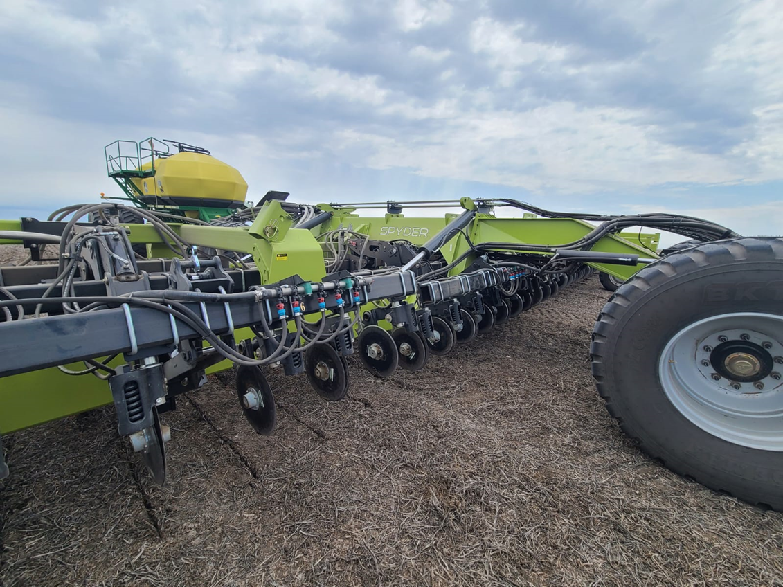 Inter-Row Coulters for independent mid-row fertilizer placement